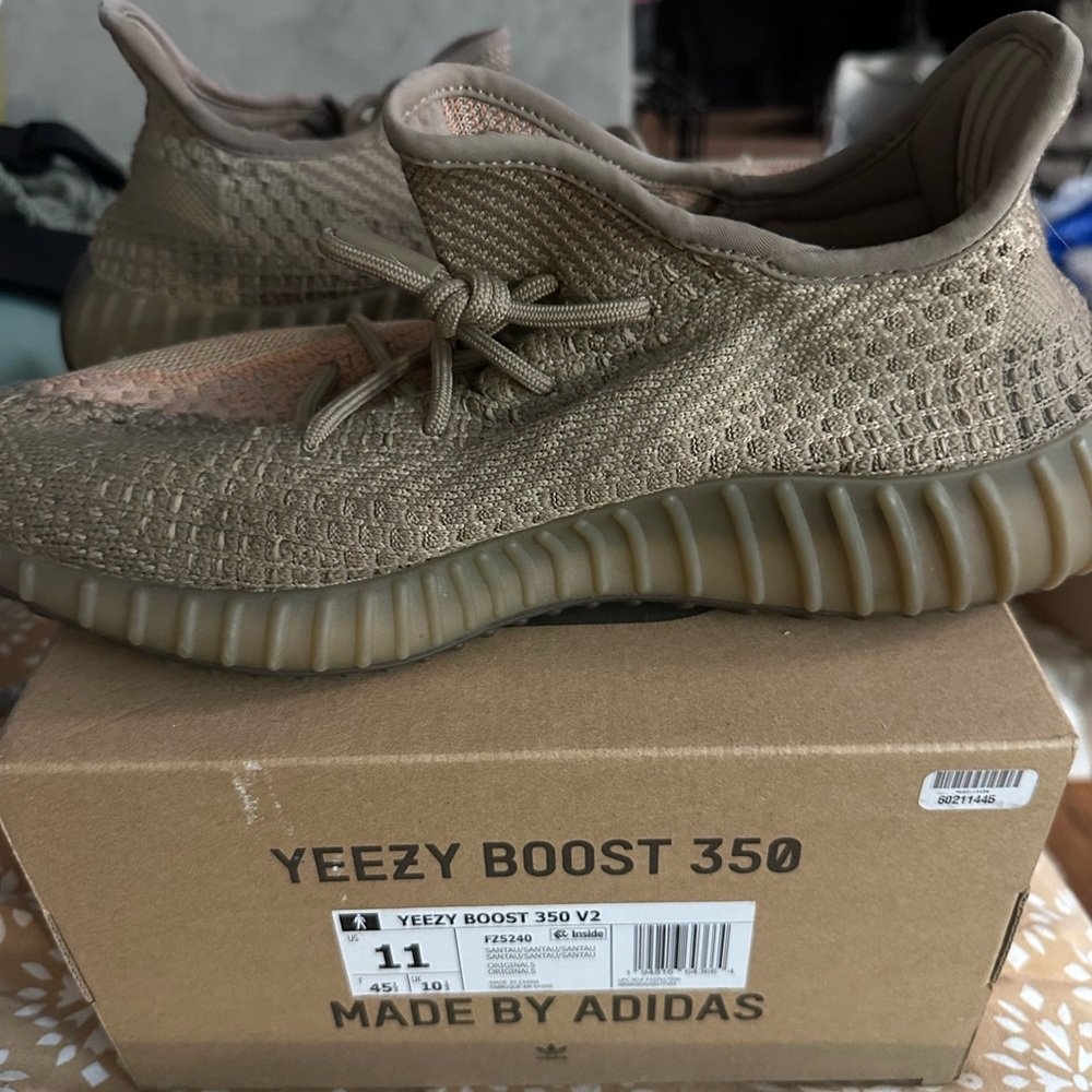 Yeezy Boost 350 V2 Santau
